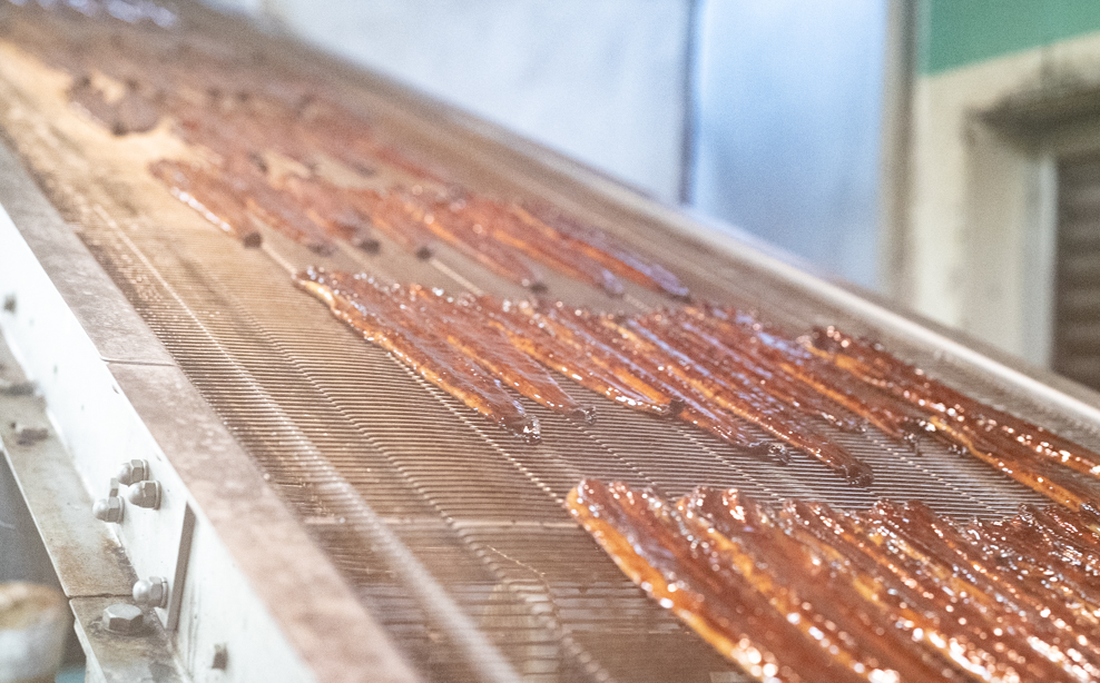 紀州備長炭　炭焼うなぎ蒲焼1本（特大） 　炭焼きも串セット Y004_イメージ4