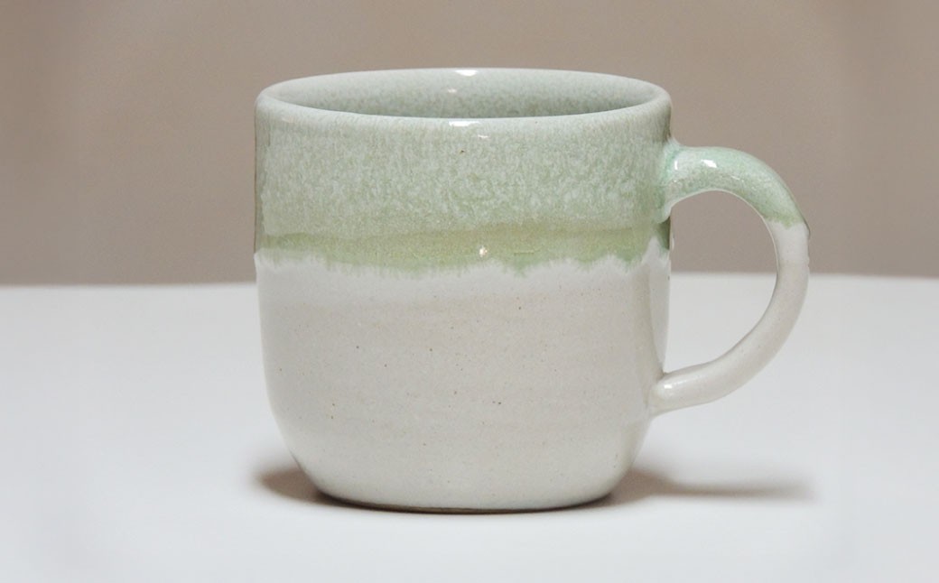 
            マスカット釉 スイトピー釉 マグカップ 杯 古木灰 灰釉陶器 陶器 天然灰 岡山県 倉敷市
          