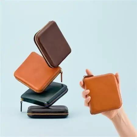 colmの二つ折り財布 ブラウン「手に心地よく馴染む、本革を立体成型してつくった独自の二つ折り財布」_装飾品・工芸品 財布 服飾小物 _【1404285】