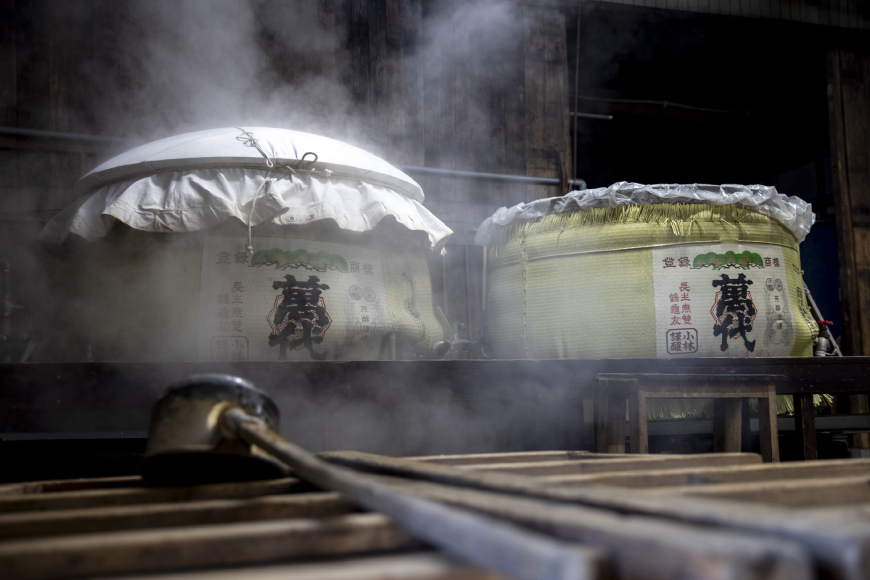 日本酒 大吟醸 萬代 たけしずく 720ml 1本 [小林酒造本店 福岡県 宇美町 um40azo740015] 辛口 酒 お酒 福岡 大吟醸酒 15度 フルーティー 四合瓶 720 720mL 冷酒