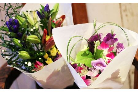 SL0200　お供え花、墓花セット「安らかな祈りのお花」お盆、お彼岸、命日、法事など故人への想いをお花でお届けいたします。
