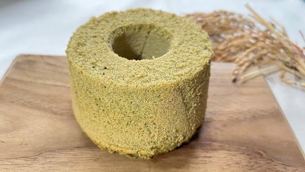 
            シフォンケーキ 米農家の嫁が作る米粉シフォンケーキ（深蒸し茶×3個）米心工房 米粉 奈良県 奈良市 奈良 なら J-131
          