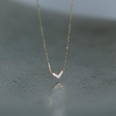ふるさと納税 甲府市 K18イエローゴールド 人気デザイン V型ダイヤモンドネックレス/上品な煌めき/K18-01-03 |  | 03