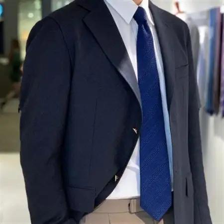 【手織りネクタイ】ネイビー 丹後ジャカードタイ kuskafabric 京都・丹後のシルク織物_装飾品・工芸品 ネクタイ・ベルト 服飾小物 _【1423216】