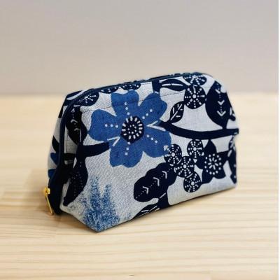 ふるさと納税 竹田市 藍型染のポーチ【花唐草】 |  | 01