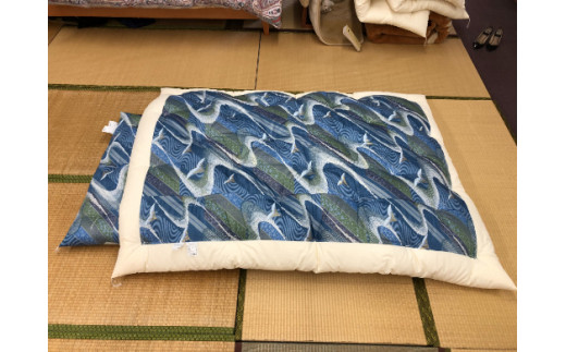 中級もめん綿入り布団　２枚　掛敷セット（お客様用に最適）向かい鶴柄【CW107U】