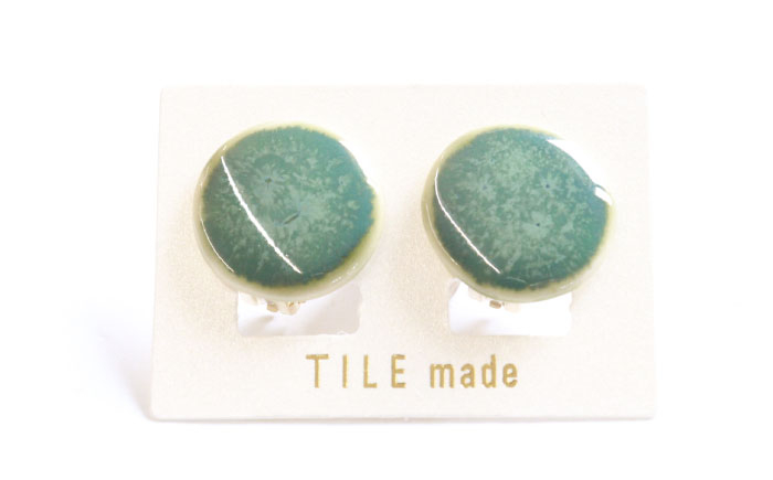 
            【美濃焼】 緑むら タイル イヤリング 直径20mm 瑞浪市 / TILEmade タイル アクセサリー ハンドメイド [AZCD075]
          