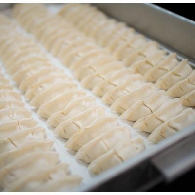 ふるさと納税 せたな町 北海道ブランドSPF豚「若松ポークマン」を使った肉餃子 60個(12個入り×5パック) |  | 02