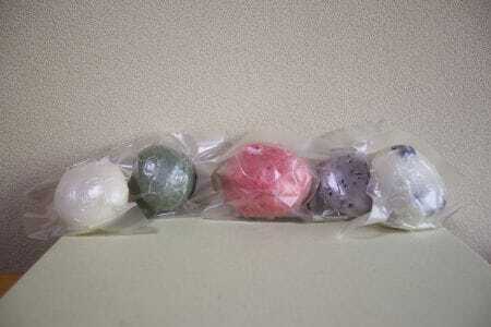 おもち５種セット（白餅・エビ餅・草餅、黒豆餅、黒米餅）