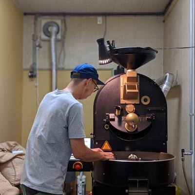 ふるさと納税 釧路市 スペシャルティコーヒーで作ったカフェラテベース 500ml(250ml×2本) F4F-8001 |  | 02
