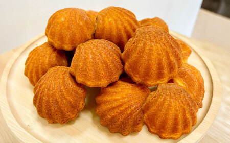 まぼろし椿（マドレーヌ）18個 五島市/uncalin お菓子 マドレーヌ おやつ 洋菓子 焼き菓子[PGK033]