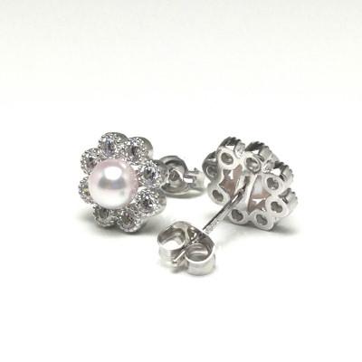 ふるさと納税 志摩市 老舗の真珠専門店・高品質 アコヤ真珠 ピアス 4.0〜4.5ミリ シルバー ・花 |  | 01