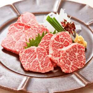 プレミアム三角バラ 馬刺し 約100g(益城町)【配送不可地域：離島】【1576307】