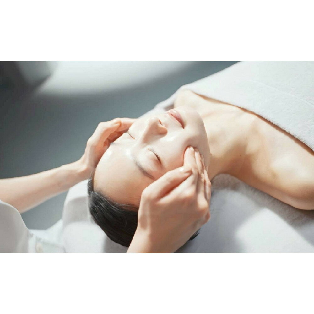 【ふるさと納税】【深層筋肉に働きかける】極上フェイシャルエステ　選べるパック付（ハリor美白）（70分）