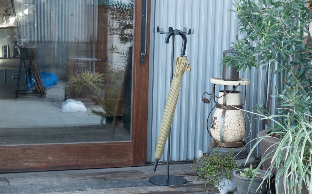 PARASOL STAND ≪選べるカラー≫ 家具 パラソルスタンド 傘立て パラソル 傘 アイアン スチール 鉄製 金属製 アンティーク レトロ インテリア モダン シンプル ミニマル スタイリッシュ 店舗用 業務用 カフェ 日本製 国産 黒 ブラック シルバー 67000円 6万7千円 佐久間工業 SIKAKU 岐阜県 大垣市