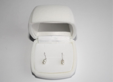 真珠 パール アコヤ貝 アクセサリー ピアス ギフト プレゼント 伊勢 志摩 伊勢志摩 志摩産 冠婚葬祭 慶事 弔事 結婚式 入学式 卒業式 国産 誕生石 記念日 真珠の里 ベビーパール双子ピアス (