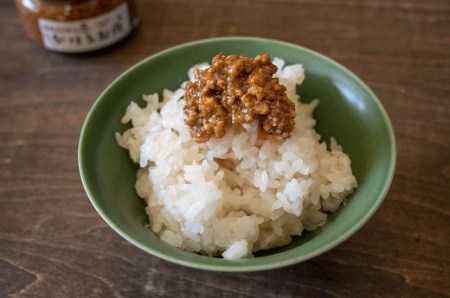 磯部さん家の かけるお肉 ノーマル ピリ辛 食べ比べセット 手作り 自家製 手作り 肉 みそ 134-003