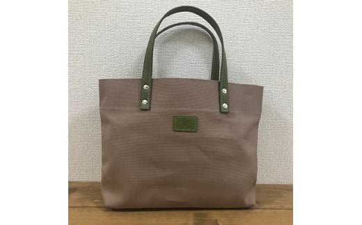 帆布 トート バッグ 革 本革 カバン かばん 鞄 日本製 ハンプ トートバッグ カーキ ハンドバッグ 鞄 カバン レザー ポケット シンプル お出かけ 旅行 通勤 レディース メンズ ギフト プレゼント 贈答 記念日 メディア ハンプトート 千葉県 旭市 髙野縫製 ぬいざえもん ths038