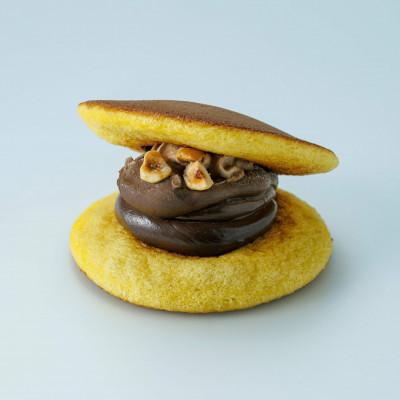 ふるさと納税 京都府 京都城陽のイタリアンチョコナッツ生どら焼き6個入り |  | 02