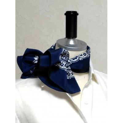 ふるさと納税 長浜市 浜ちりめんシルク100%の洗濯機でも洗えるシルクスカーフ(70×70)Navy-ペイズリー柄 |  | 01