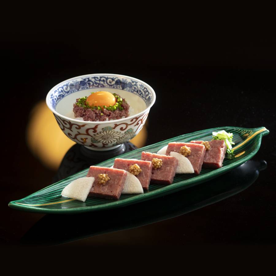 ＜京都吉兆＞「黒毛和牛コンビーフ・焼ソーセージ詰合せ」計300g