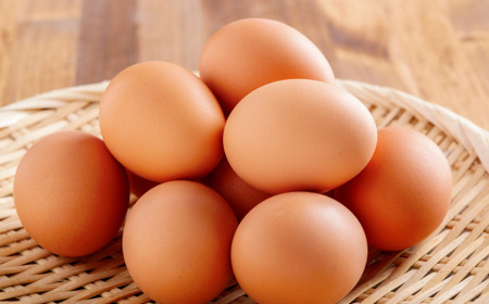 平飼い有精卵『たつかの恵み』40個×3ヶ月連続お届け 【 ふるさと納税 人気 おすすめ ランキング 卵 たまご タマゴ たまごかけご飯 目玉焼き ゆでたまご 卵焼き 定期便 北海道 壮瞥町 送料無料 