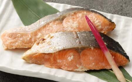 【定期便3か月】銀鮭カット 西京焼き＆塩麴漬け 約1kg（各 約500g）バラ冷凍 形不揃いのため訳あり 総量約3kg 銀鮭 鮭 西京漬け 塩麹 サケ シャケ サーモン 切身 魚 冷凍 焼き鮭 焼き魚