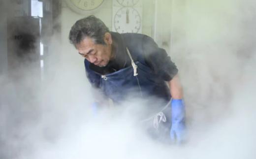 当店こだわりの丸釜を使って蟹の出汁で炊き上げ