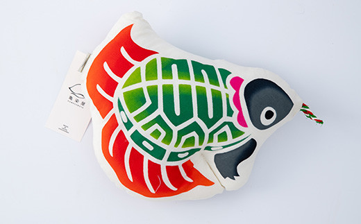 大漁雲クッション＜亀＞(1個) 鹿児島 いちき串木野 クッション 枕 インテリア 本染め 漆 染物 染め物 伝統 伝統工芸【亀崎染工】【A-1625dH】