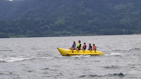 【池田湖でアクティビティ体験】バナナボート 15分間ペアチケット(えぷろんはうす池田/A-184)