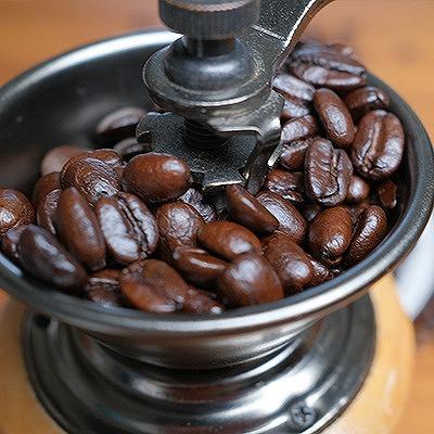 ふるさと納税 根室市 自家焙煎コーヒー豆100g×2P(深中深煎り) G-80004 |  | 02
