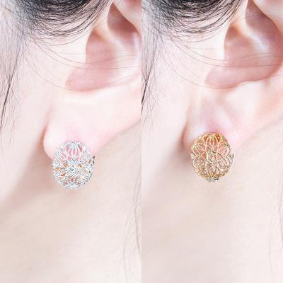 ふるさと納税 甲府市 【ジュエリーの街、山梨県甲府市】K18YG/K18WGリバーシブルピアリング LE841 |  | 03