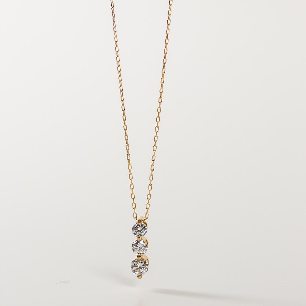 【ふるさと納税】【K18イエローゴールド ラボダイヤモンドネックレス】0.435ct 3粒ダイヤのトリロジーネックレス 上品な美しさ 長さ50cm　K18-N006 | アクセサリー ジュエリー ネックレス ゴールド 人気 おすすめ 送料無料