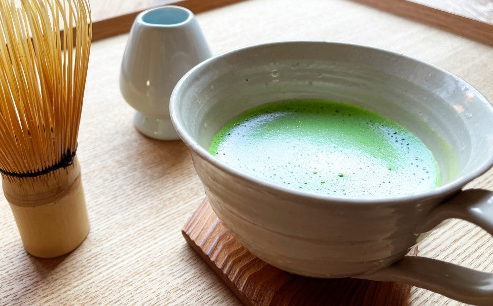 
            日本茶鑑定士監修の宇治抹茶(40g缶入り)と白ティーカップ〈お茶 茶 煎茶 緑茶 粉末 宇治抹茶 抹茶 ティーカップ 石臼挽き 飲料 加工食品 ハンドメイド 日本茶鑑定士〉S2102改
          