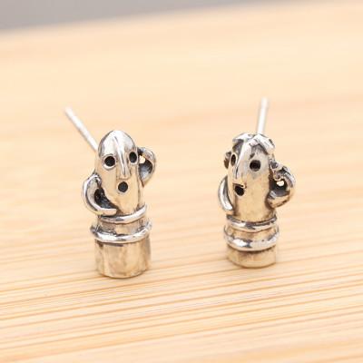ふるさと納税 山梨県 【縄文アクセサリーDo_goods】SV925製コメ踊る埴輪ピアス　700-094