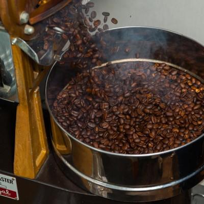 ふるさと納税 松山市 【毎月定期便】コーヒー「中煎り道後物語200g(豆のまま)」坊っちゃん珈琲 自家焙煎　全3回 |  | 01