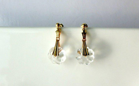 snowdrop ピアス クリスタル アクセサリー 1個 [Q]handmadejewely【お花 シンプル 可愛い ハンドメイド ジュエリー 手作り  職人 透明感 上品 華やか ドレス 大人な雰囲