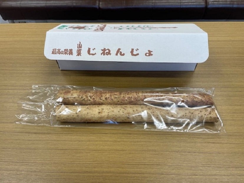 
            三朝町産 自然薯（約500g）
          