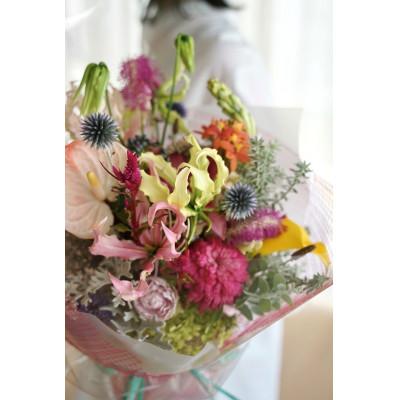 ふるさと納税 高知市 【毎月定期便】生花花束 ブーケL初回花瓶付【CG028】全3回 |  | 02