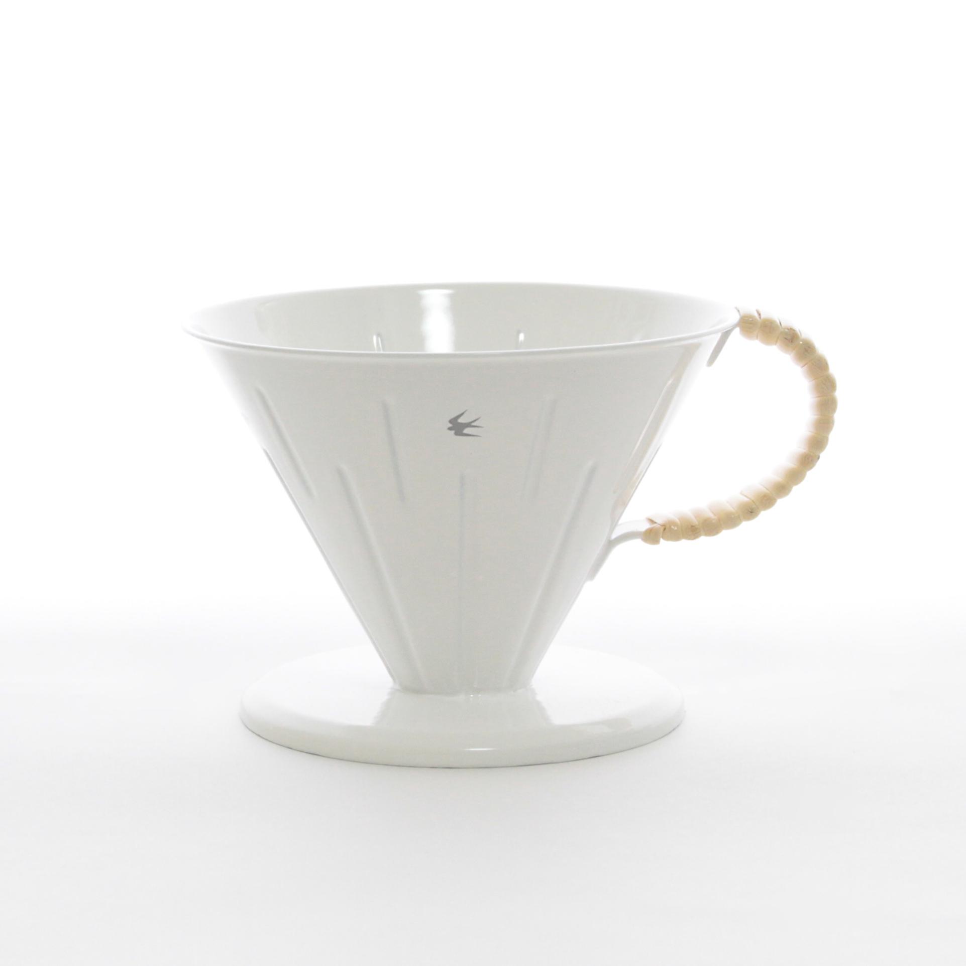 
                  グローカルスタンダードプロダクツ TSUBAME RATTAN Dripper 4.0サイズ (ホワイト) FC021014【 GLOCAL STANDARD PRODUCTS ツバメラタン コーヒー ドリッパー ハンドドリップ ステンレス 琺瑯 ホーロー 日本製 新潟県 燕市 燕三条 】
                