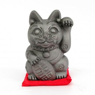 ふるさと納税 高浜市 伝統工芸士が作る、撫でると黒くなる、縁起物のいぶし瓦製招き猫「招鬼猫きばニャンコ5号」