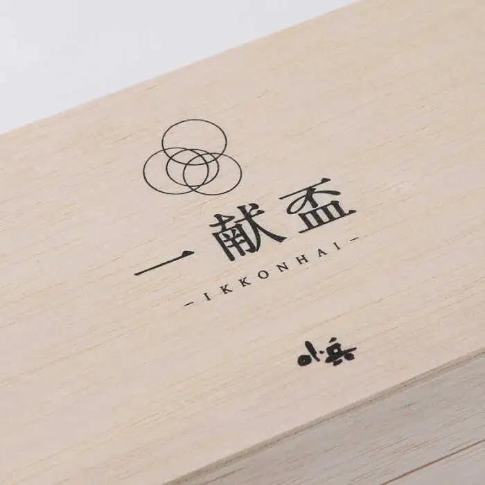 【美濃焼】一献盃ミニ4個セット 木箱入【カネコ小兵製陶所】【TOKI MINOYAKI返礼品】食器 酒器 おちょこ お猪口 ぐい呑み ぐい飲み お酒 日本酒 熱燗 冷酒 飲み比べ ホワイト 白 ギフト