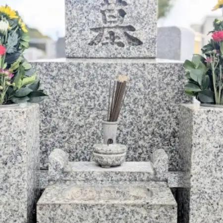 お墓周りの草取り・清掃・お墓参り代行(大牟田市)【1739308】