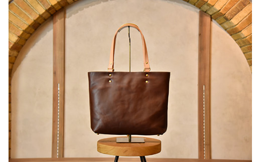 近江牛レザーを贅沢に使ったトートバッグ　ダークウォルナット【CC29W】