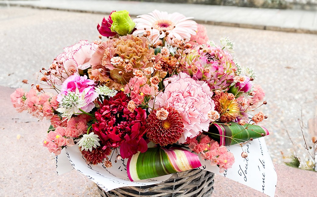 【全6回定期便】 おまかせ フラワーアレンジメント 【M】 花 お花 生花 フワラー Flower アレンジメント