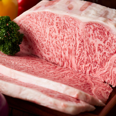 
                  ＜博多和牛＞サーロインブロック　4kg(2kg×2p)【1356890】
                