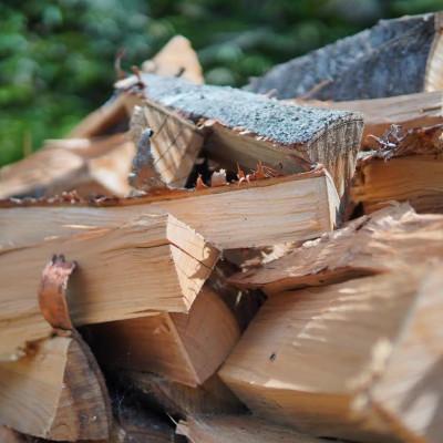 ふるさと納税 山添村 【毎月定期便】薪ストーブ用コナラ・樫の薪セット　約24〜29kg×1箱全3回 |  | 01