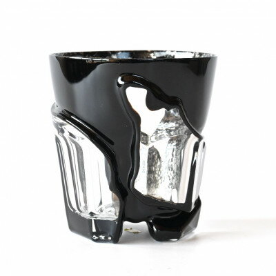 【ふるさと納税】漆とガラス破片が融合した酒器【包-TsuTsuMu-】タンブラー / 黒銀【1679839】