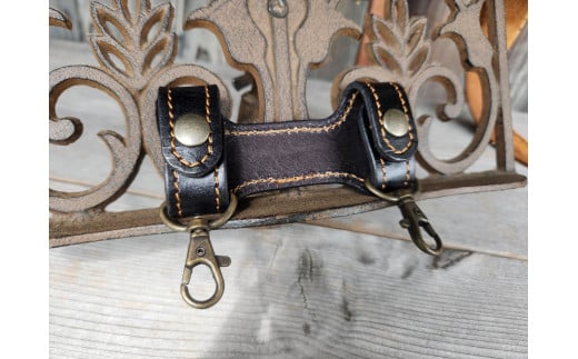 ベルトインホルダー（ブラック）【本革 牛革 本革 牛革 ベルト 手縫い 雑貨 おしゃれ オリジナル レザー職人 フウネレザーファクトリー】 [BFAJ107]