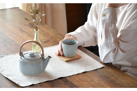 【美濃焼】祥-syo- 土瓶急須ギフト 茶敷き付き 灰【株式会社ロロ】ティーポット 湯呑み シンプル かわいい おしゃれ 贈り物  紅茶ポット 緑茶 ハーブティー おうちカフェ ナチュラル  [MBZ